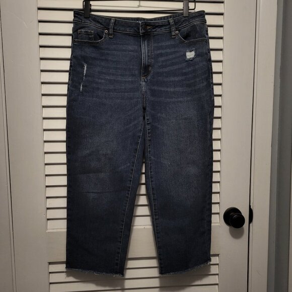 Sonoma Women's Cropped Jeans size 14 Petite Short Distressed w/Raw Fraye… - Picture 1 of 10